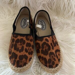 Stevies Kids Leopard Print Slippers